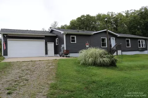 4703 W Jacobs Rd, Perry, MI 48872 photo 1