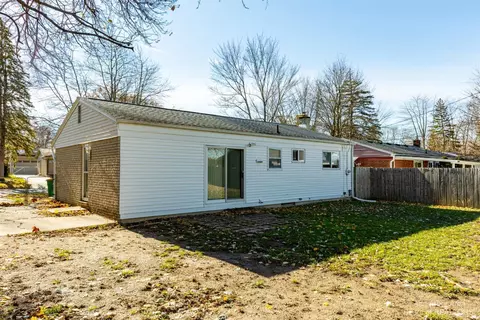 153 Tower Dr, Saline, MI 48176 photo 5