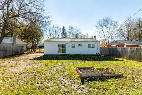 153 Tower Dr, Saline, MI 48176 photo 6