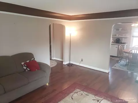 623 Bentley Dr, Monroe, MI 48162 photo 5