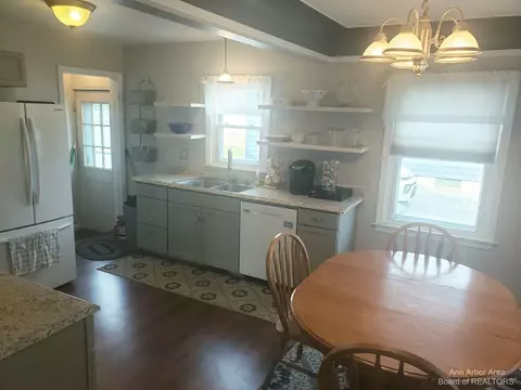 623 Bentley Dr, Monroe, MI 48162 photo 7