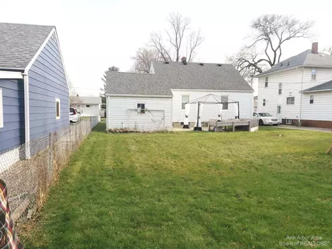 623 Bentley Dr, Monroe, MI 48162 photo 39