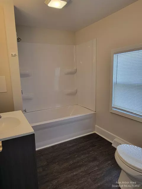 552 Orange St, Jackson, MI 49202 photo 12