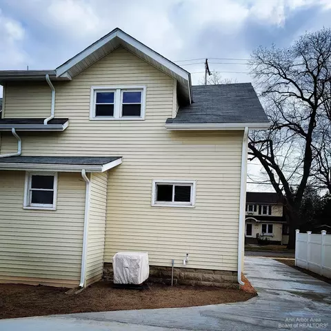 552 Orange St, Jackson, MI 49202 photo 4