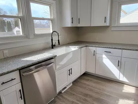552 Orange St, Jackson, MI 49202 photo 8