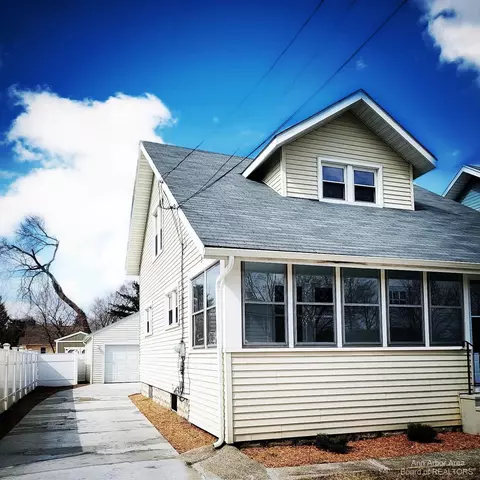 552 Orange St, Jackson, MI 49202 photo 2