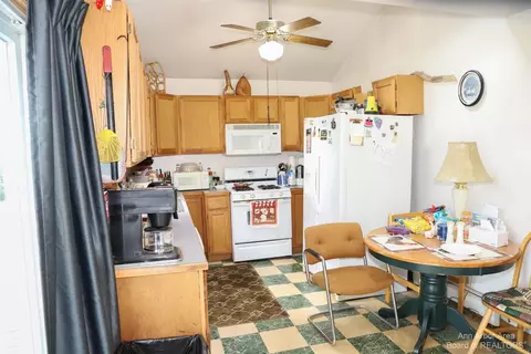 38671 Van Born Rd, Romulus, MI 48174 photo 6