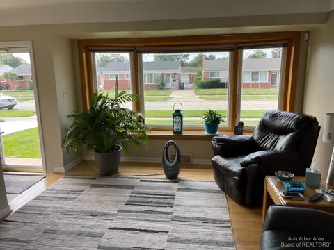 25224 Crowley St, Taylor, MI 48180 photo 4