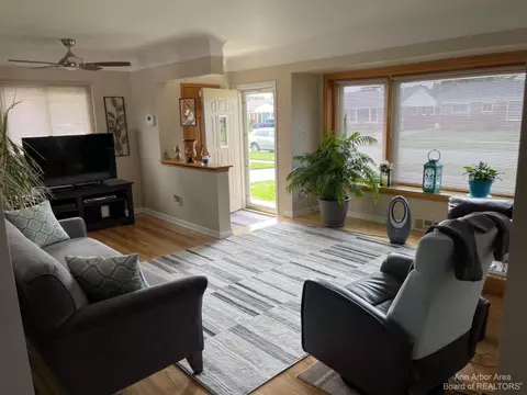 25224 Crowley St, Taylor, MI 48180 photo 3