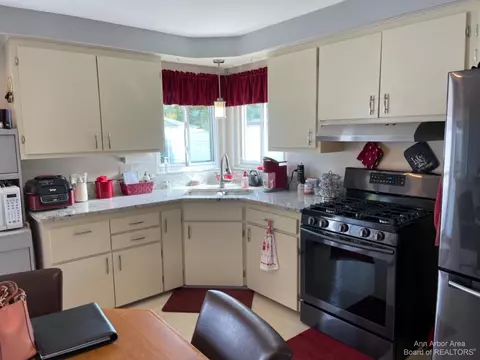 25224 Crowley St, Taylor, MI 48180 photo 13