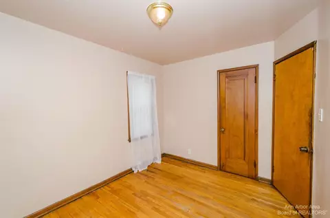 36916 Grant St, Romulus, MI 48174 photo 16
