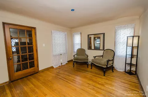 36916 Grant St, Romulus, MI 48174 photo 9