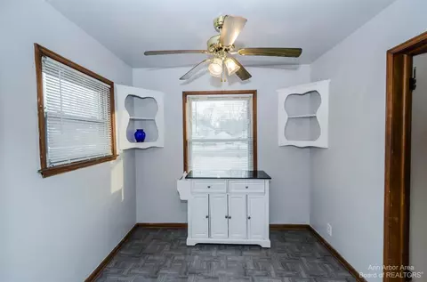 36916 Grant St, Romulus, MI 48174 photo 6