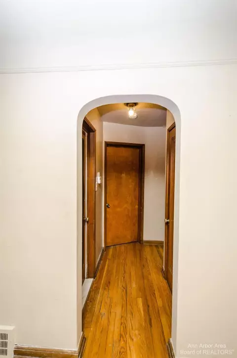 36916 Grant St, Romulus, MI 48174 photo 12