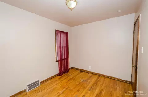 36916 Grant St, Romulus, MI 48174 photo 20