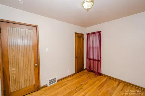 36916 Grant St, Romulus, MI 48174 photo 22
