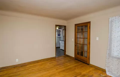 36916 Grant St, Romulus, MI 48174 photo 8