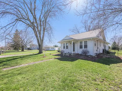 148 S Harvey Rd, Jackson, MI 49201 photo 2