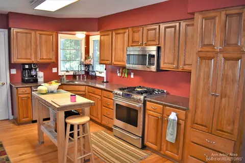 900 Burt, Tecumseh, MI 49286 photo 7