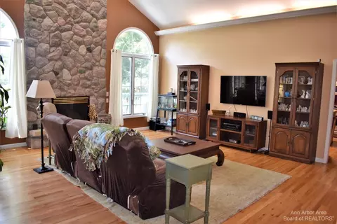 900 Burt, Tecumseh, MI 49286 photo 13