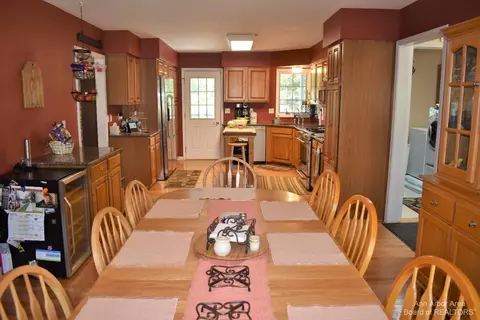 900 Burt, Tecumseh, MI 49286 photo 9
