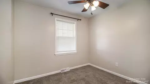 21741 Bohn Rd, Belleville, MI 48111 photo 10