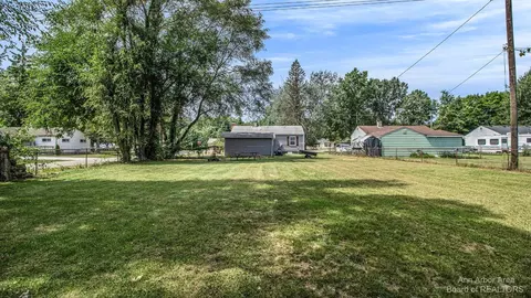 21741 Bohn Rd, Belleville, MI 48111 photo 13
