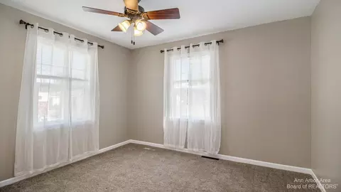 21741 Bohn Rd, Belleville, MI 48111 photo 8