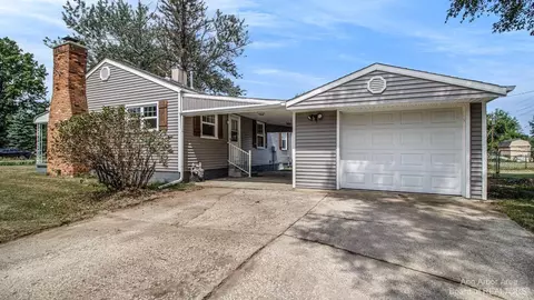 21741 Bohn Rd, Belleville, MI 48111 photo 12
