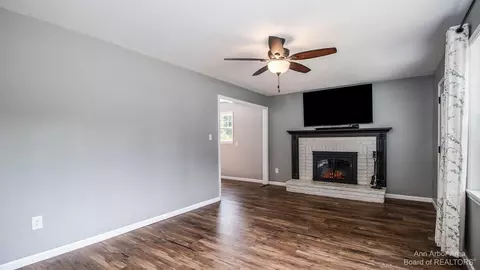 21741 Bohn Rd, Belleville, MI 48111 photo 3