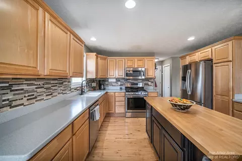 626 E Marr Rd, Howell, MI 48855 photo 10