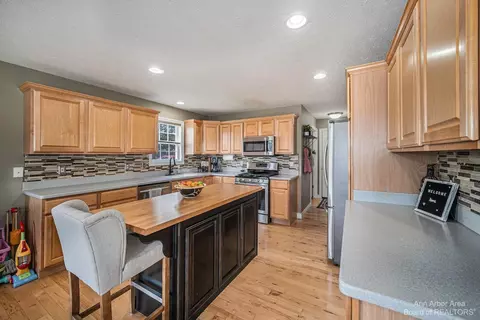 626 E Marr Rd, Howell, MI 48855 photo 9
