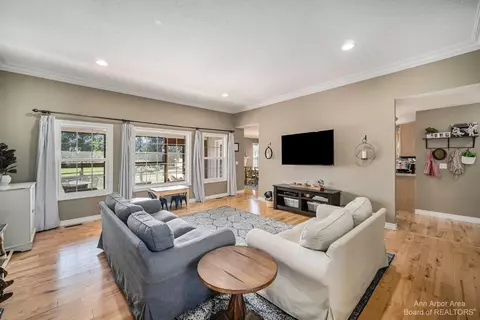626 E Marr Rd, Howell, MI 48855 photo 6
