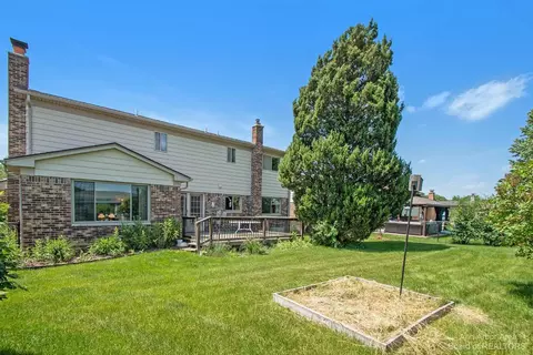 7574 Wheaton Dr, Canton, MI 48187 photo 2