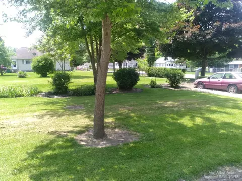 415 Norwood Dr, Monroe, MI 48161 photo 11