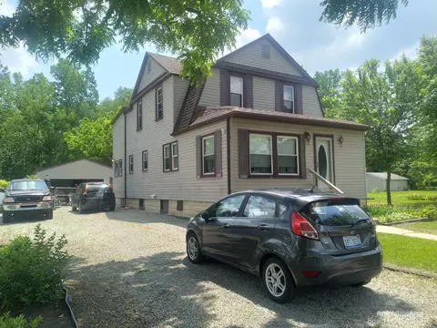 415 Norwood Dr, Monroe, MI 48161 photo 2