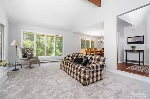 8424 Warner Rd, Saline, MI 48176 photo 5