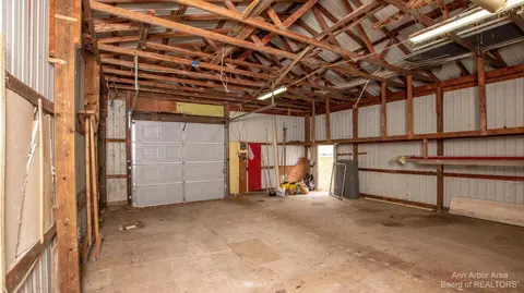 8102 E Carpenter Rd, Davison, MI 48423 photo 26