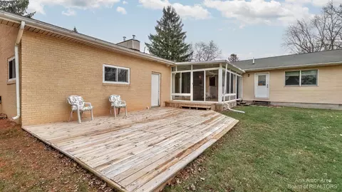 8102 E Carpenter Rd, Davison, MI 48423 photo 15