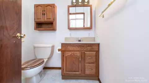 8102 E Carpenter Rd, Davison, MI 48423 photo 56