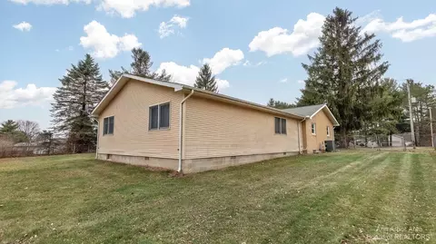 8102 E Carpenter Rd, Davison, MI 48423 photo 21