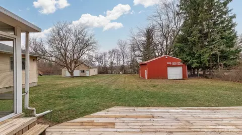 8102 E Carpenter Rd, Davison, MI 48423 photo 22