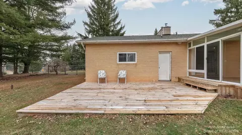 8102 E Carpenter Rd, Davison, MI 48423 photo 17