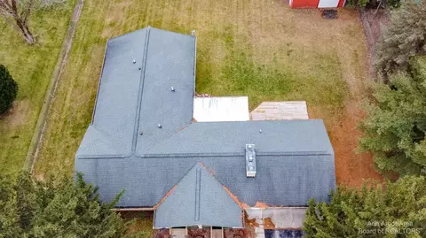 8102 E Carpenter Rd, Davison, MI 48423 photo 7