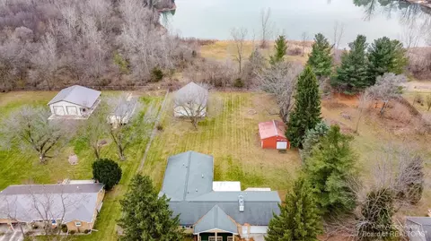 8102 E Carpenter Rd, Davison, MI 48423 photo 6