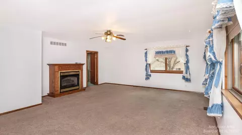 8102 E Carpenter Rd, Davison, MI 48423 photo 52