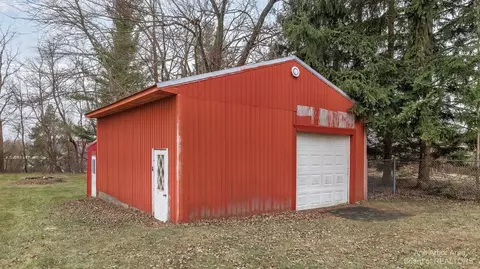 8102 E Carpenter Rd, Davison, MI 48423 photo 24