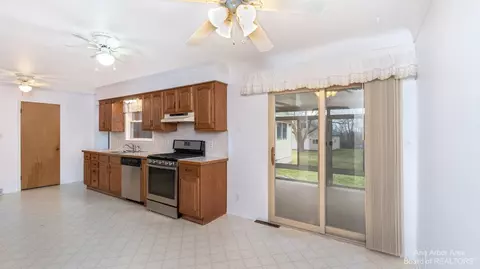8102 E Carpenter Rd, Davison, MI 48423 photo 37