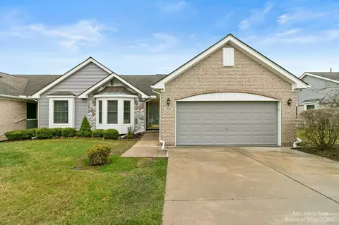 7287 Green Meadow Ln, Canton, MI 48187