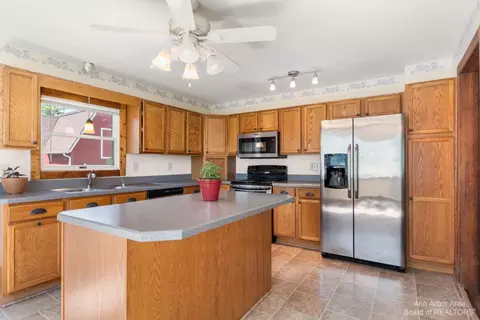 131 College Ave, Britton, MI 49229 photo 7
